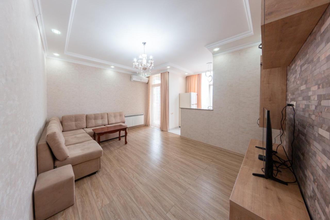 5 Apartment In One Boulding - Near Stadium Batoumi Extérieur photo