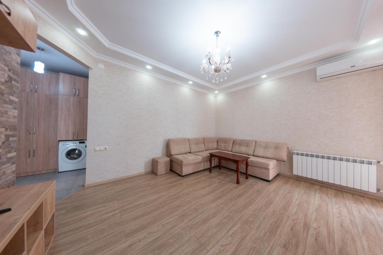 5 Apartment In One Boulding - Near Stadium Batoumi Extérieur photo