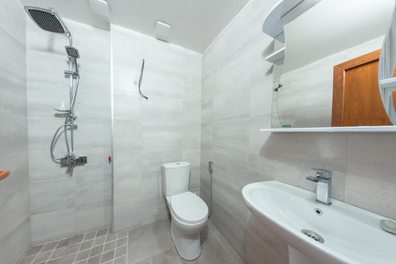 5 Apartment In One Boulding - Near Stadium Batoumi Extérieur photo