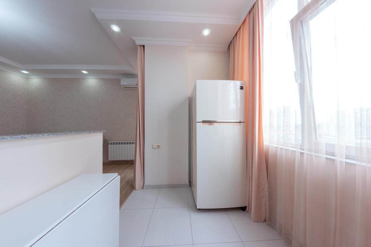 5 Apartment In One Boulding - Near Stadium Batoumi Extérieur photo