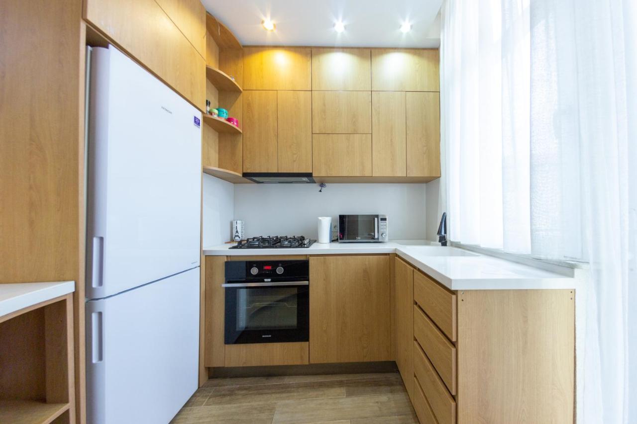 5 Apartment In One Boulding - Near Stadium Batoumi Extérieur photo